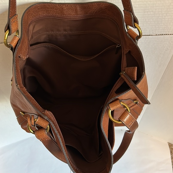 Fossil tote, brown cow hide leather.  Pre owned in excellent condition - Picture 7 of 10
